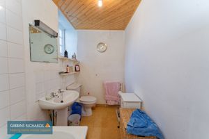 En-Suite Bathroom- click for photo gallery